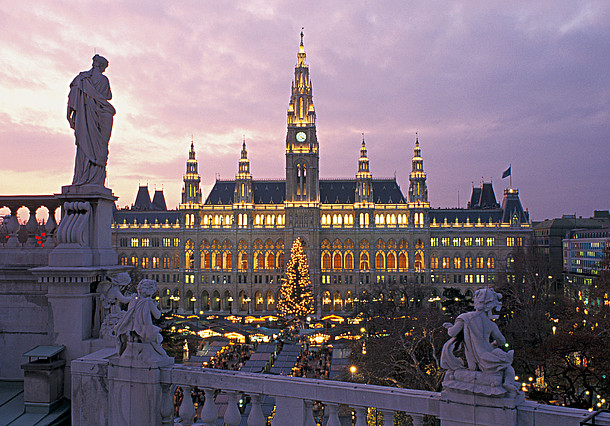 private transfers from vienna airport to the christmas market by taxi, limousine, minivan, minibus and coach