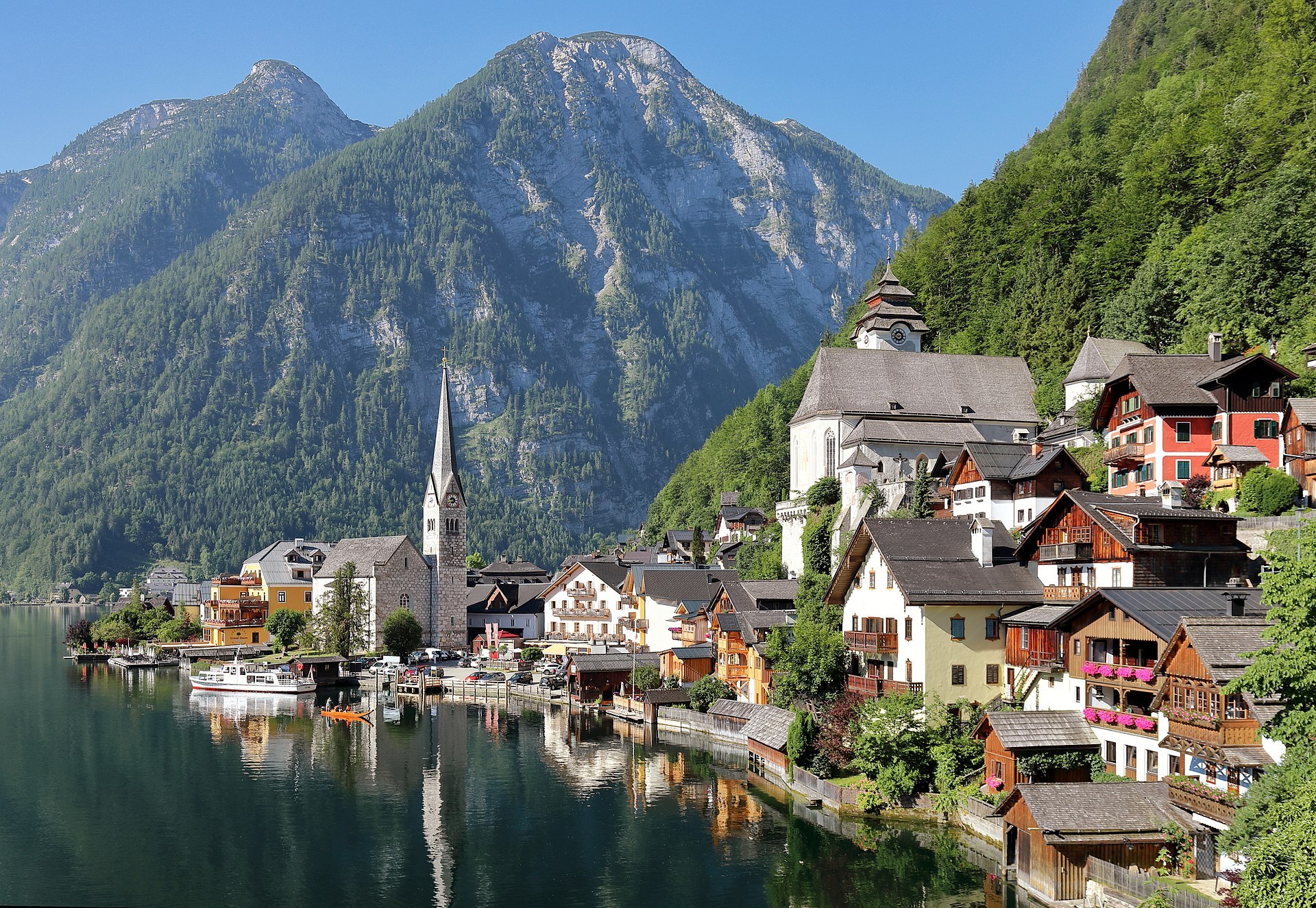 Full Day Trip to Hallstatt and Salzkammergut 