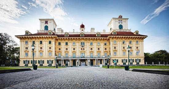 Royal Castles and Palaces to Visit in Vienna 