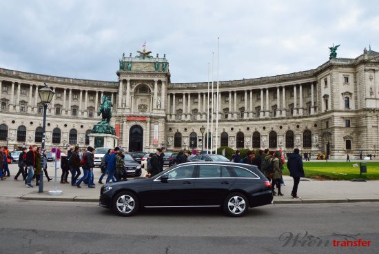 Vienna Airport Limousine Transfers 